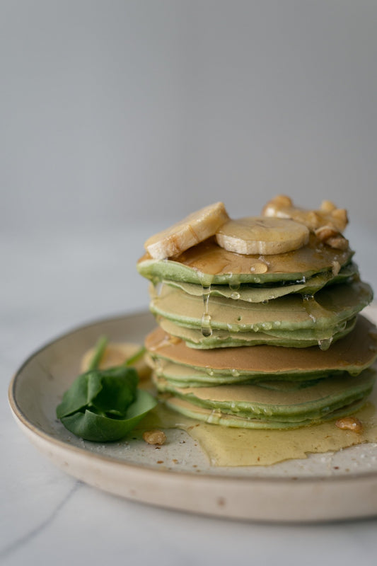 Backen, wie in Japan: Köstlich grüne Matcha Pancakes - BERRY